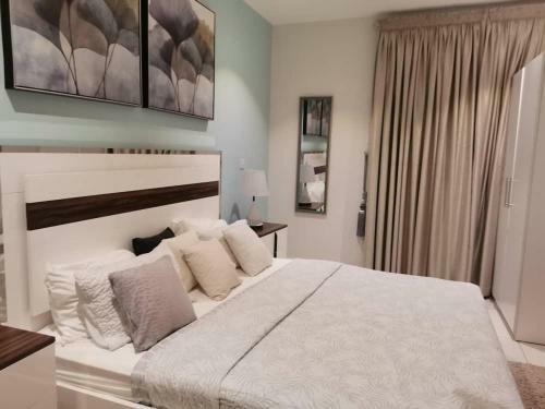 Apartamento Embassy Gardens Luxury Properties