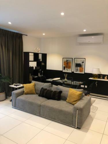Apartamento Embassy Gardens Luxury Properties