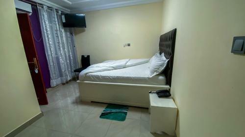 Helen Hotel