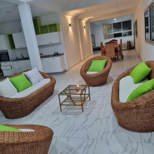 Villa Inding