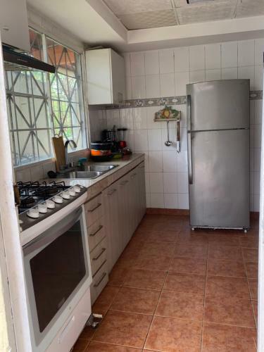 Albergue Sunrise Hostal Farall�n
