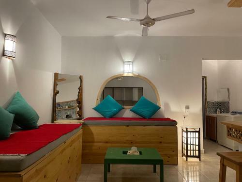 Sea View Apartment, 10 Meter From The Beach