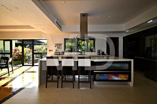 Villa Corallia, Tropical Mansion