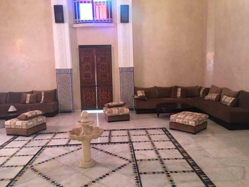 Beach Side 3 Bedrooms Villa With Pool Ref N1050
