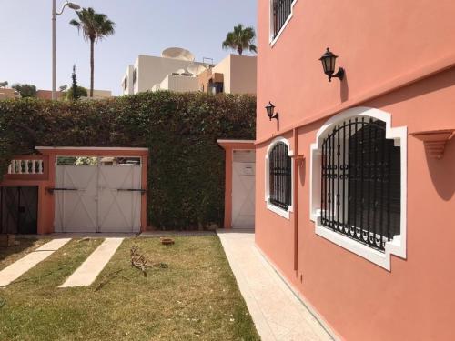4 Bedrooms Luxurious Villa In Agadir Ref 1081