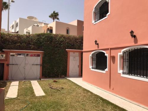 4 Bedrooms Luxurious Villa In Agadir Ref 1081