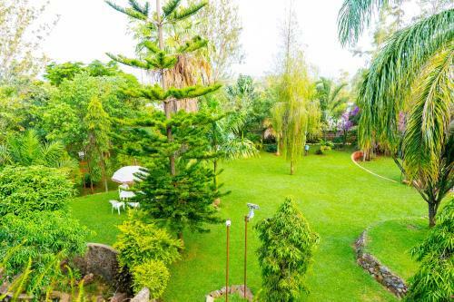 Villa Raeli Gardens