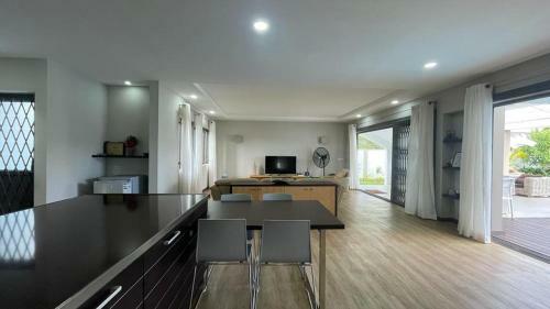 Cozy, Spacious Family Villa 5 Bedrooms