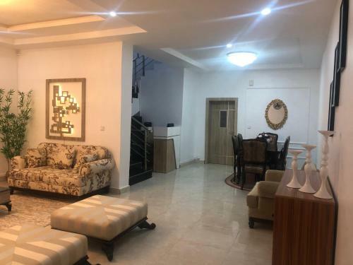 Bazahma Apartment