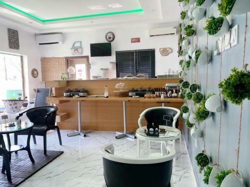 6129 Luxzri Apartment