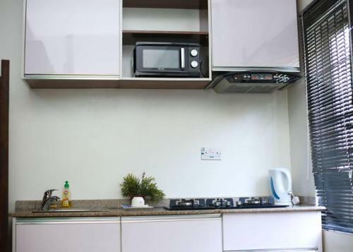 6129 Luxzri Apartment