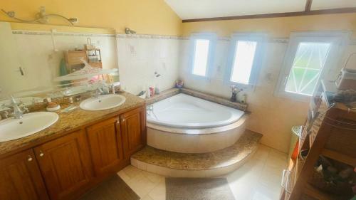 La Possession: Charmante Petite Villa