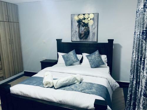 Naibor Stylish Two Bedroom Apartment