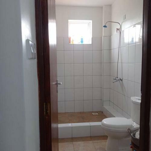 One Bedroom Cool & Breezy Apartment With Balcony