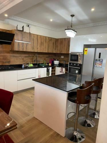 Luxury Two Bedroom Self-catering Apartment For Short Or Long Stays