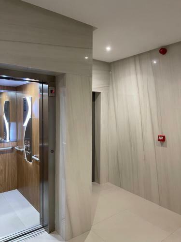 Prestigious 3 Bed Apartment In A Residential Area