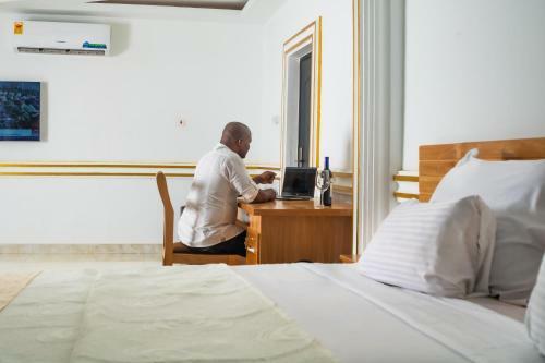 Ruks Hotel