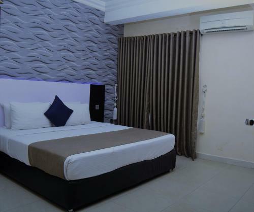 Hotel Kakanfo Inn & Conference Centre
