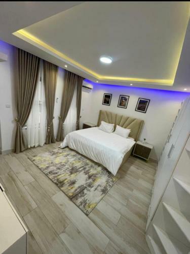 Five Star Luxury Apartments