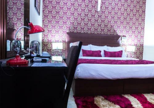 The Cromwell Courtyard Hotel Ltd