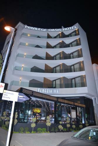 Hotel Privil�ge Oasis H�tel