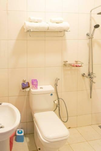 Tooro Fairway Hotel
