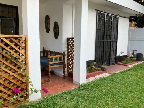 The Place To B&B - The Poolhouse