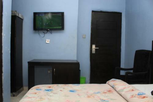 Chirozz Hotels & Suites