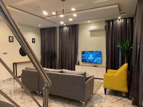 3 Bedroom Detached Duplex