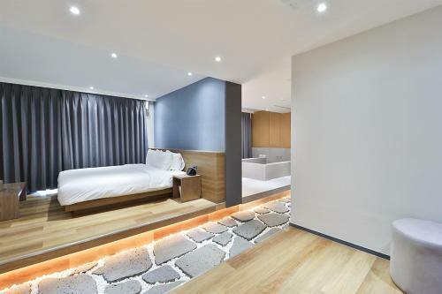 Custom Hotel