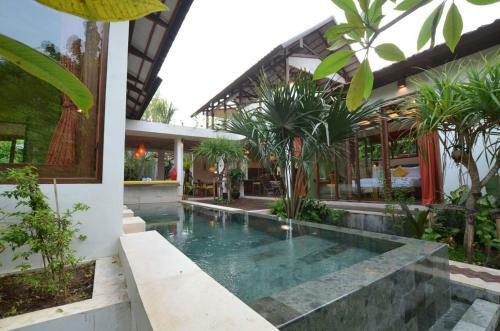 Villa Umah Liang Liu