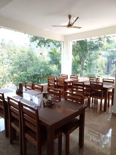 Hotel Harela Inn