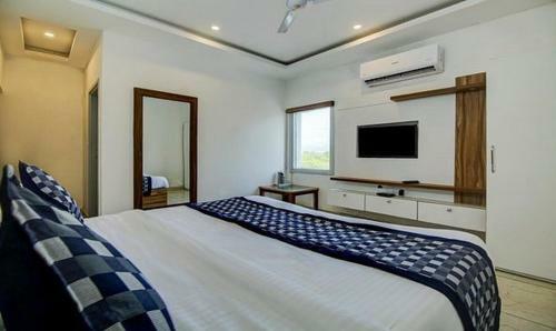 Hotel Whispering Oaks