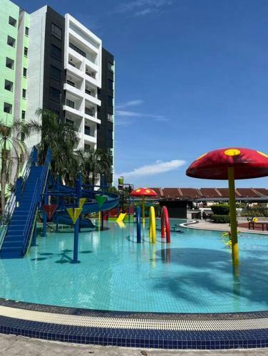 Water Park Tsl Pool View Condo Homestay