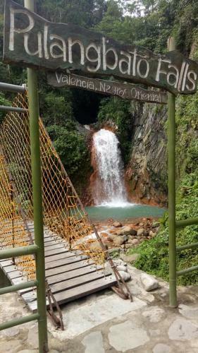 Hotel Pulangbato Falls Mountain Resort