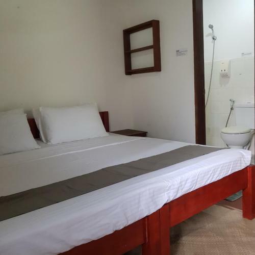 Golden Monkey Beach Hotel