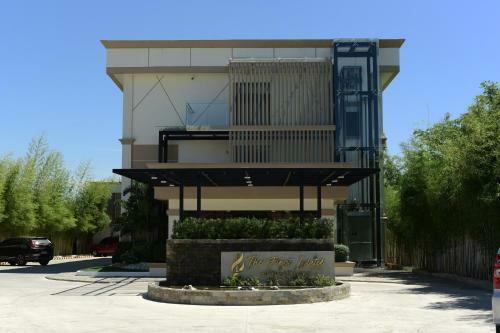 Hotel The First Islatel