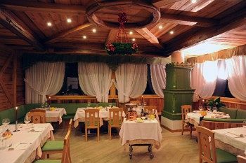 Alpine Mugon Hotel