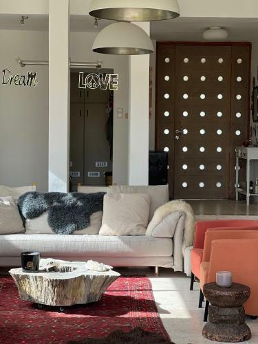 A Villa In Caesarea With Sea View