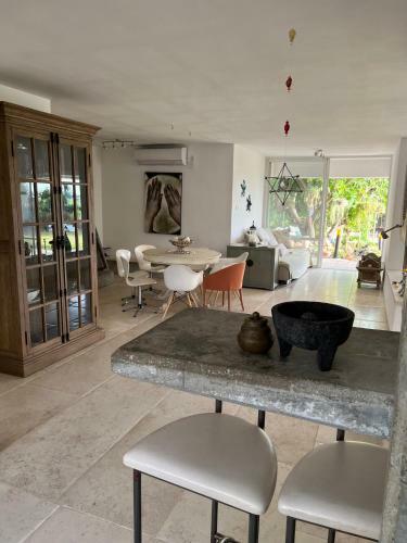 A Villa In Caesarea With Sea View