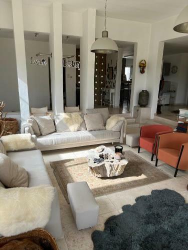 A Villa In Caesarea With Sea View