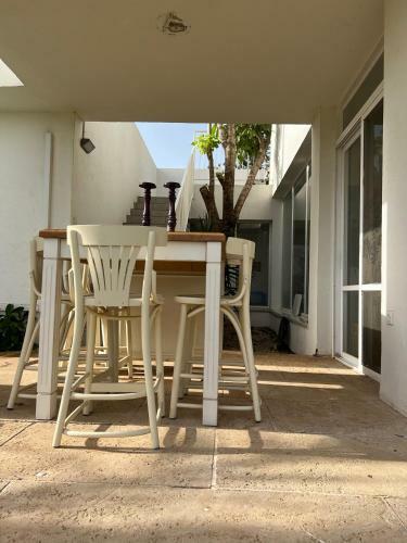 A Villa In Caesarea With Sea View