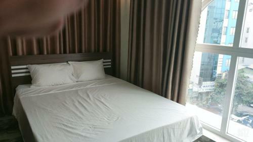 Hostal Cezzon(rau M� Pha)