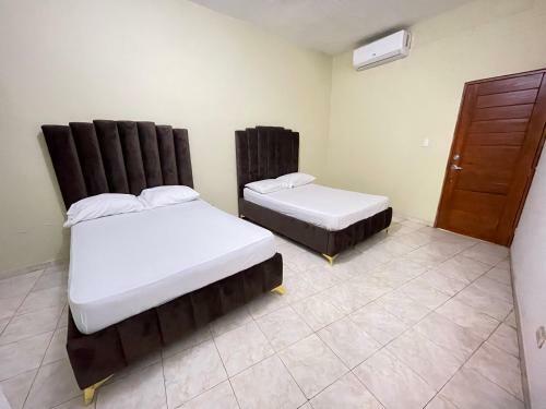 Hostal Ra - Habitaci�n #1 (Habitaci�n Privada)