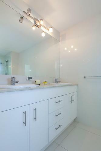 Seabreeze Villas First Avenue 3 39