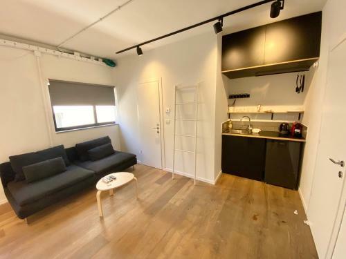 Allenby 14 - By Beach Apartments Tlv