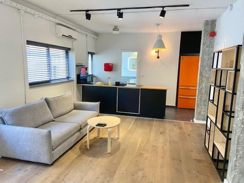 Allenby 14 - By Beach Apartments Tlv