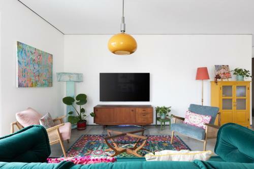 Neta's Art & Design Apartment By Tlv2rent