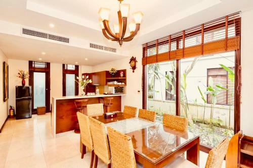 Excellent Ruby Villa Near Han River