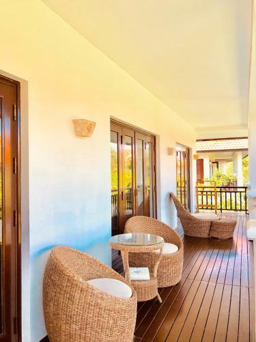 Excellent Ruby Villa Near Han River